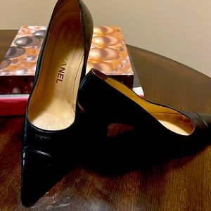 Black classic Chanel 8 1/2 shoes